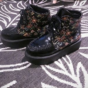 Rose Platform floral creepers